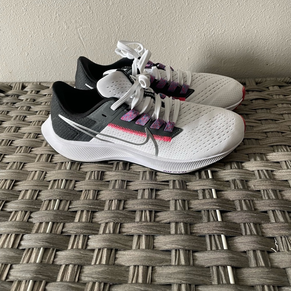 Nike Zoom sneakers size 7.5